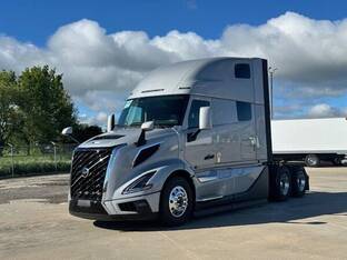 2025 Volvo VNL64T860