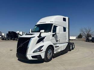 2025 Volvo VNL64T860