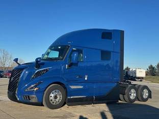 2025 Volvo VNL64T860