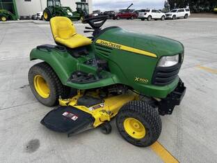 2008 John Deere X700
