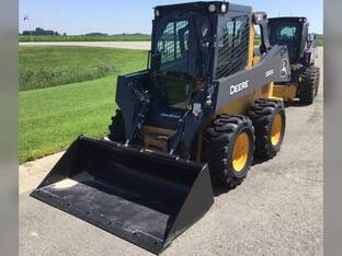 2023 John Deere 320G