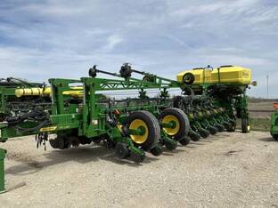 2022 John Deere 1775NT