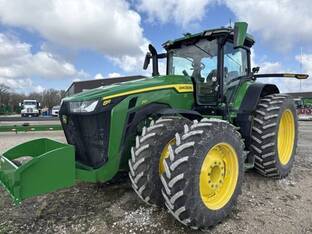 2023 John Deere 8R 250