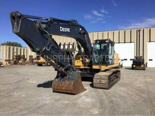 2022 John Deere 210G LC