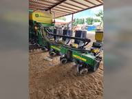 2022 John Deere 1725