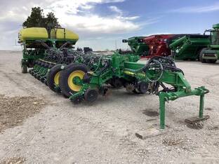2016 John Deere 1775NT