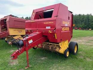 New Holland 648
