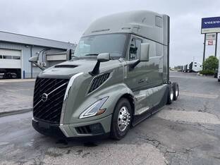 2025 Volvo VNL64T860