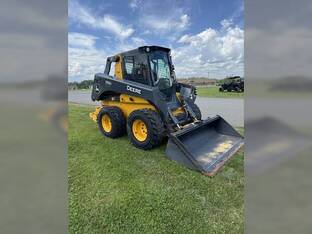 2023 John Deere 332G