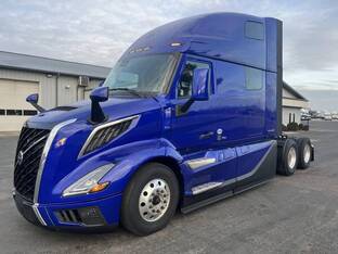 2025 Volvo VNL64T860