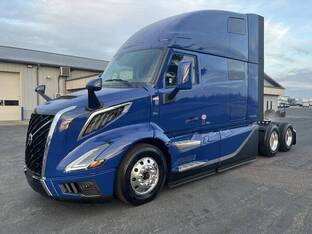2025 Volvo VNL64T860
