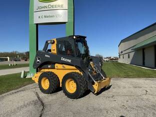2023 John Deere 330G