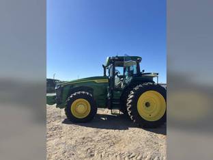 2023 John Deere 8R 250