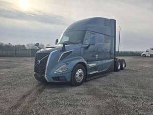 2025 Volvo VNL64T860