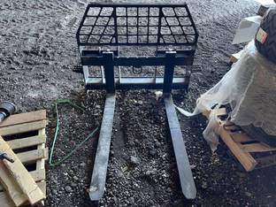John Deere 48PF Pallet Forks