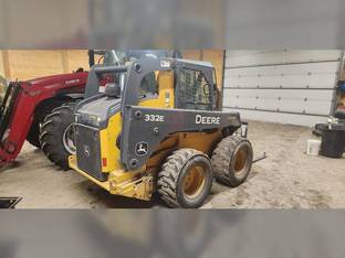 2016 John Deere 332E
