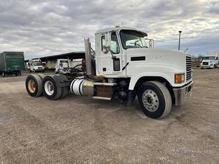 2011 Mack PINNACLE CHU613