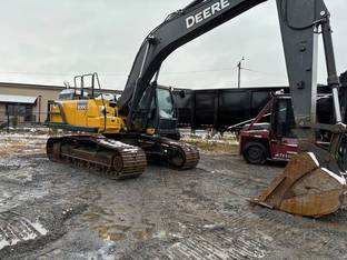 2020 John Deere 300G LC