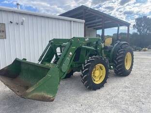 2015 John Deere 5100M