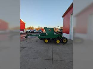 John Deere 750
