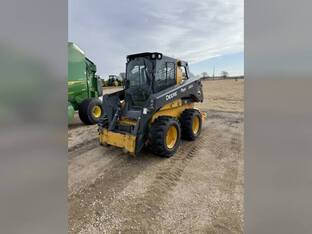 2022 John Deere 330G