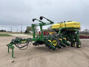 2022 John Deere 1775NT