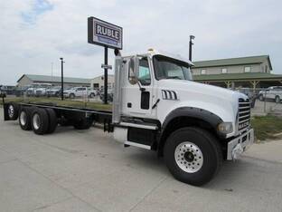 2013 Mack GU713