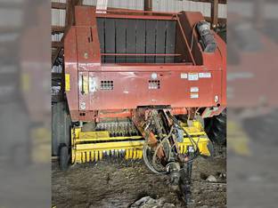 2011 New Holland BR7090