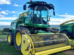 2017 John Deere 8400