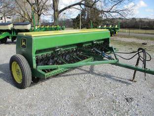 John Deere 8300