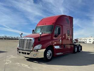2017 Freightliner CASCADIA 125