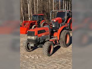 2005 Kubota L3130HST
