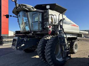 2010 Gleaner R66
