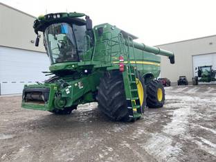 2023 John Deere S780