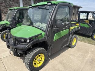 2023 John Deere XUV835R