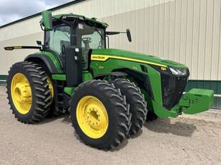 2023 John Deere 8R 370