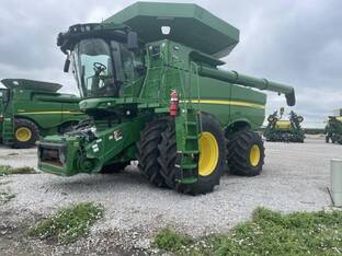 2023 John Deere S780