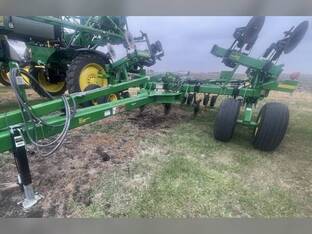 2022 John Deere 2100