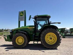 2023 John Deere 8R 340