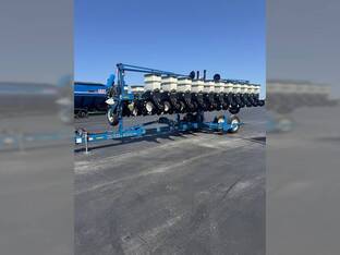 2007 Kinze 3600