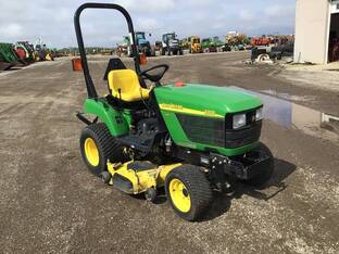 2004 John Deere 2210