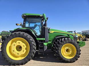 2022 John Deere 8R 370