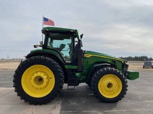 2023 John Deere 8R 410