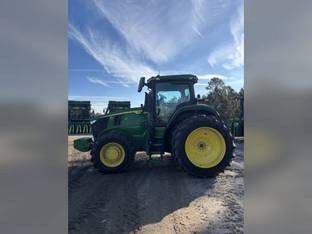 2024 John Deere 7R 210
