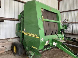2001 John Deere 567