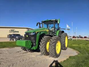 2023 John Deere 8R 370