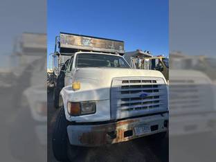 1998 Ford F800