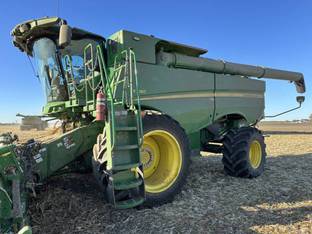 2023 John Deere S790