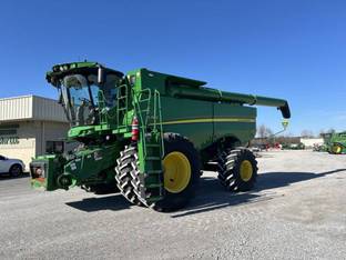2023 John Deere S780