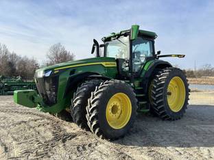 2023 John Deere 8R 250